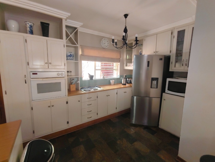 To Let 3 Bedroom Property for Rent in Pentagon Park Free State